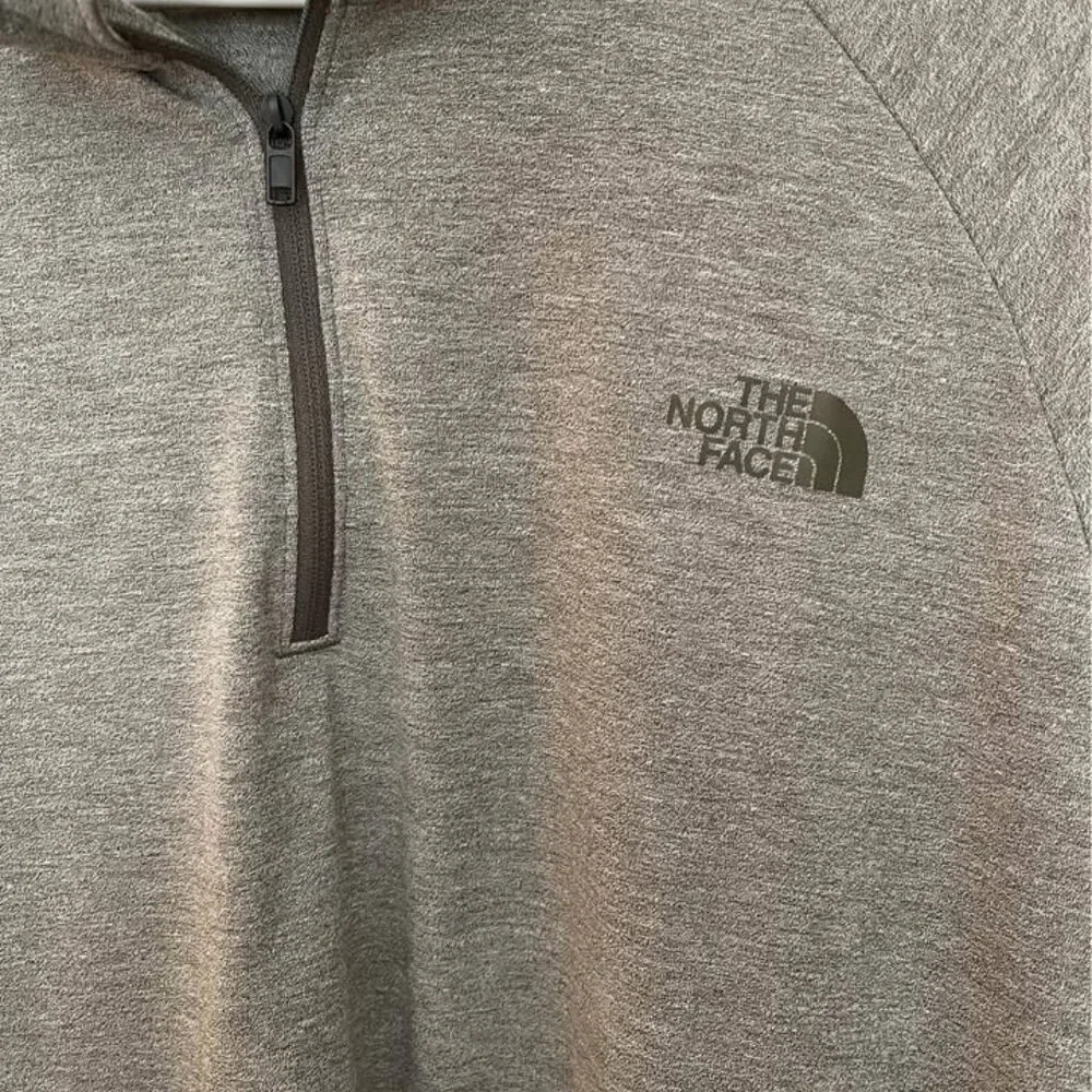 North Face Moss Green Lightweight Stretch Quarter Zip Pullover Men’s size XL